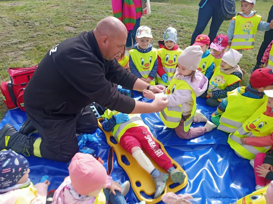 Przedszkolaki z wizytą u strażaków ochotników