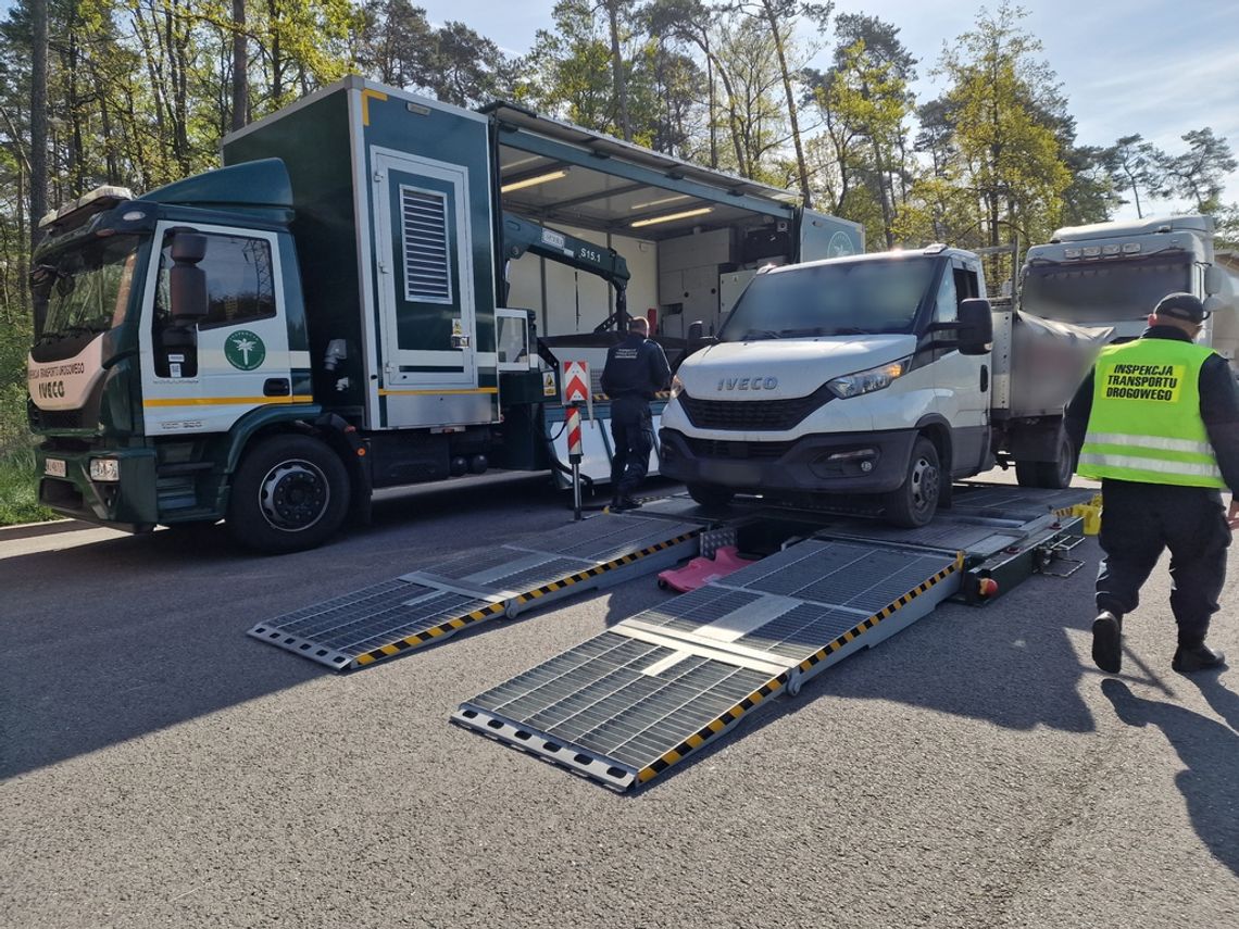 Przeładowany bus w fatalnym stanie technicznym zwrócił uwagę inspektorów Przeładowany bus w fatalnym stanie technicznym zwrócił uwagę inspektorów