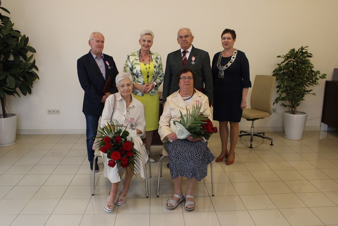 Przeżyli razem pół wieku. To są małżeństwa na medal. ZDJĘCIA