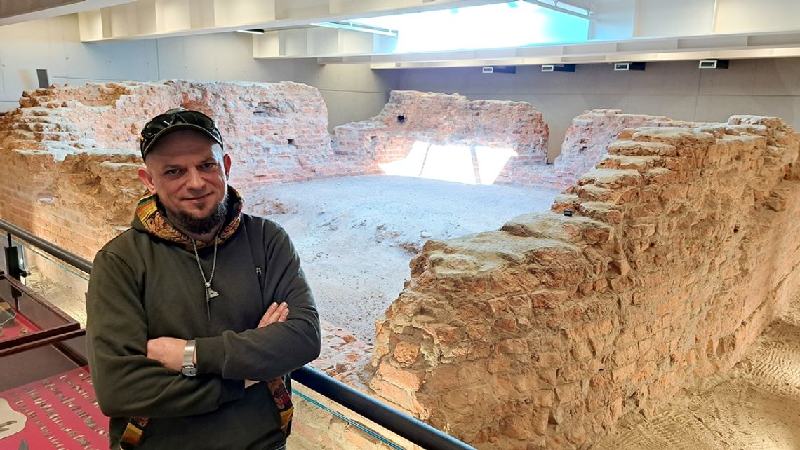 Przy badaniu rynku w Koźlu natrafiliśmy na mnóstwo ciekawych artefaktów Przy badaniu rynku w Koźlu natrafiliśmy na mnóstwo ciekawych artefaktów