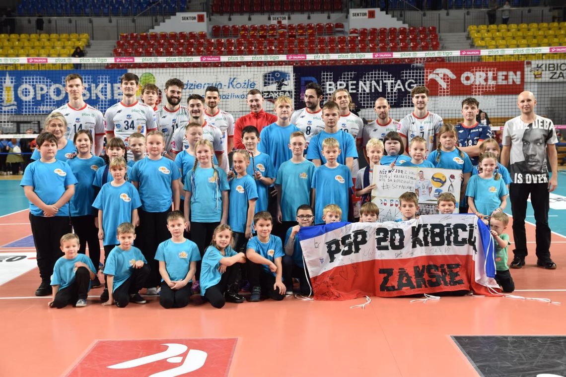 PSP nr 20 w Kędzierzynie-Koźlu wciąż kibicuje ZAKSIE. ZDJĘCIA PSP nr 20 w Kędzierzynie-Koźlu wciąż kibicuje ZAKSIE. ZDJĘCIA