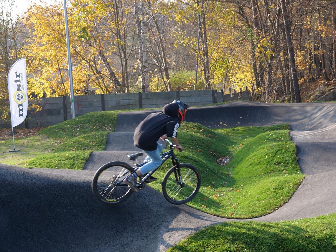 Pumptrack w Blachowni już działa. Pierwsze testy też już były