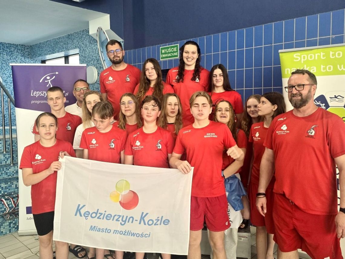 Ratownicy MUKS WOPR Kędzierzyn-Koźle przywieźli z zawodów aż 21 medali! ZDJĘCIA