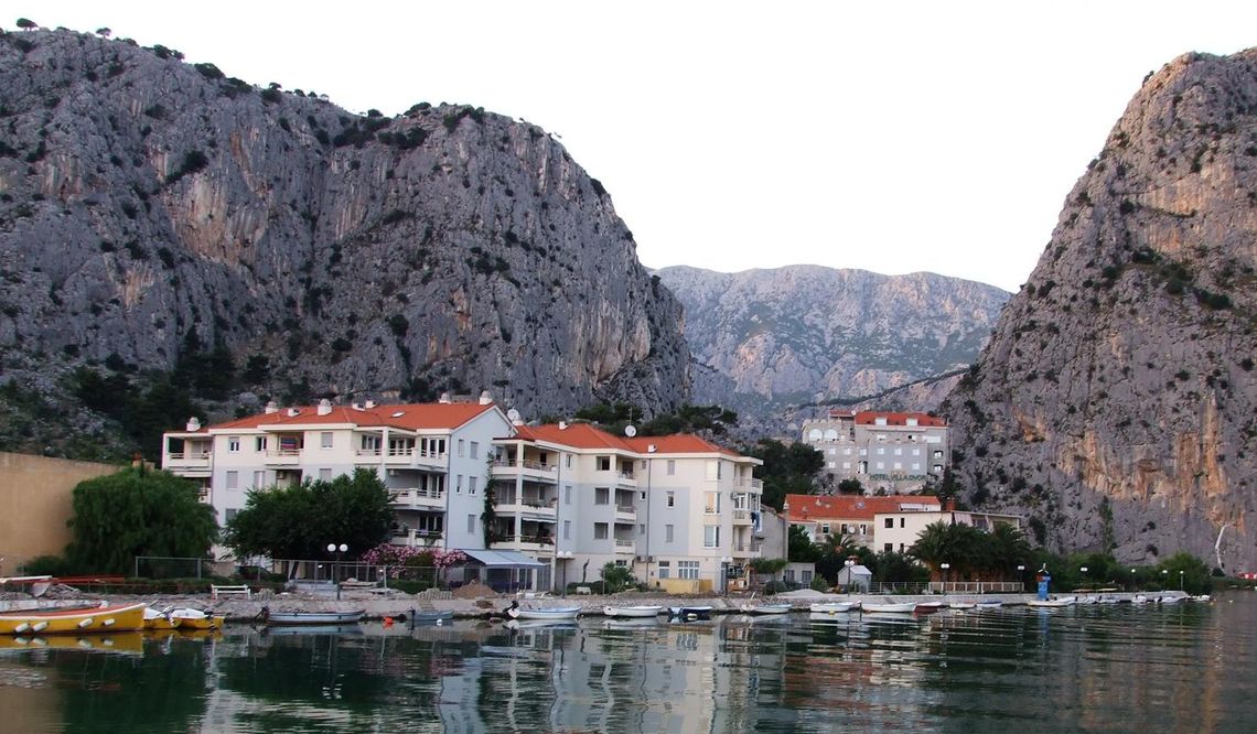 Rezerwujesz nocleg na majowy weekend? Uważaj na oszustów!