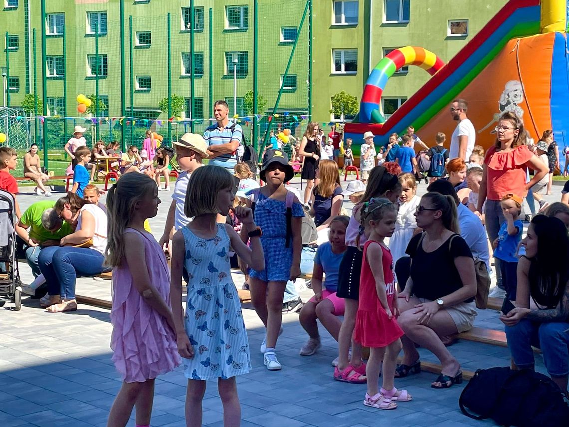 Rodzinny festyn na szkolnym boisku "Szóstki". ZDJĘCIA Rodzinny festyn na szkolnym boisku "Szóstki". ZDJĘCIA