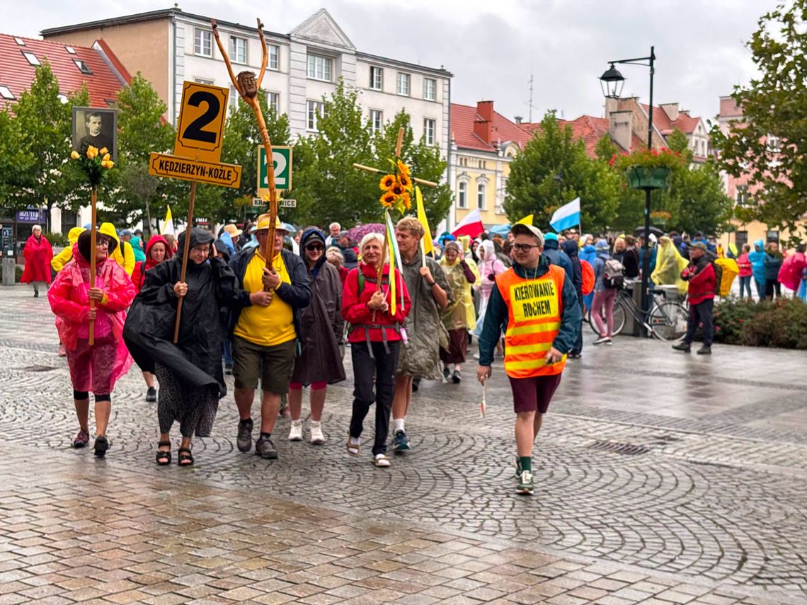 Ruszyli drogami jubileuszowej 50. Pieszej Opolskiej Pielgrzymki na Jasną Górę. ZDJĘCIA Ruszyli drogami jubileuszowej 50. Pieszej Opolskiej Pielgrzymki na Jasną Górę. ZDJĘCIA