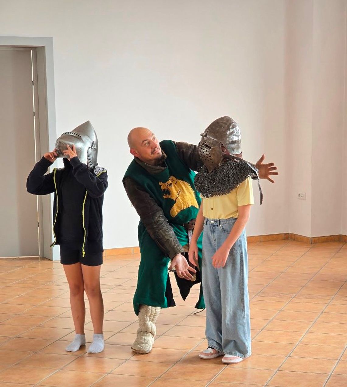 Rycerze wpadli do biblioteki. Księgozbiór w średniowiecznych klimatach. ZDJĘCIA