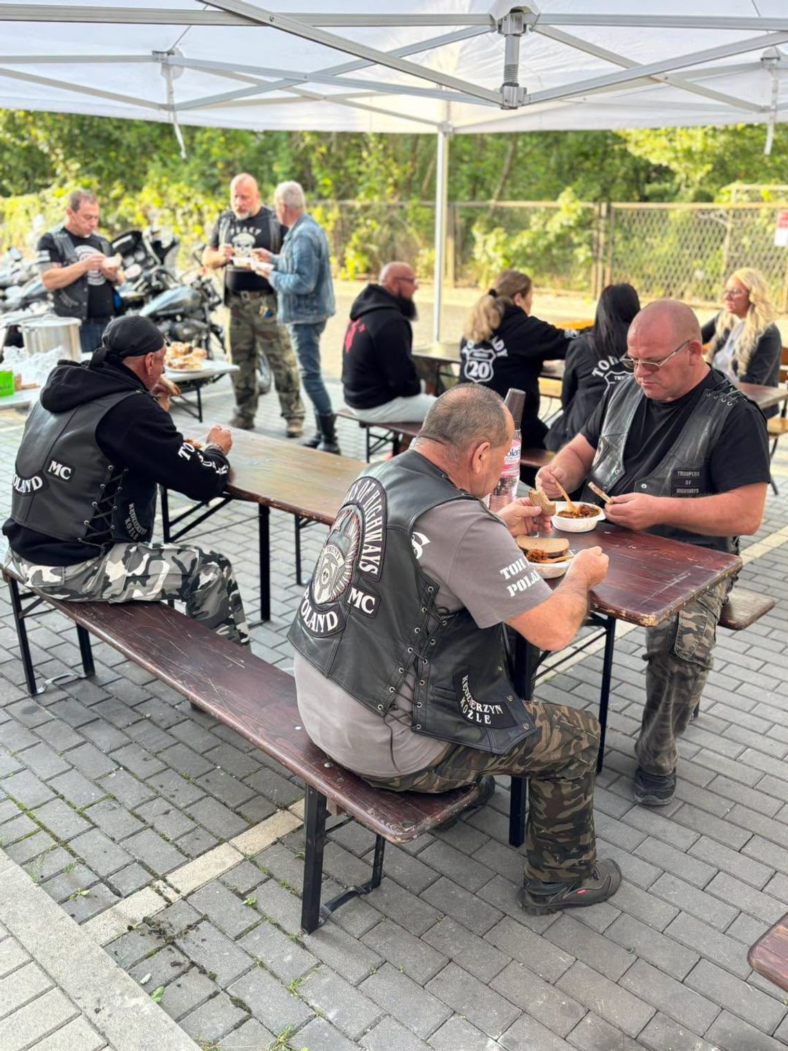 Ryk motocykli, dobra muzyka i prawdziwie klubowa atmosfera. ZDJĘCIA Ryk motocykli, dobra muzyka i prawdziwie klubowa atmosfera. ZDJĘCIA
