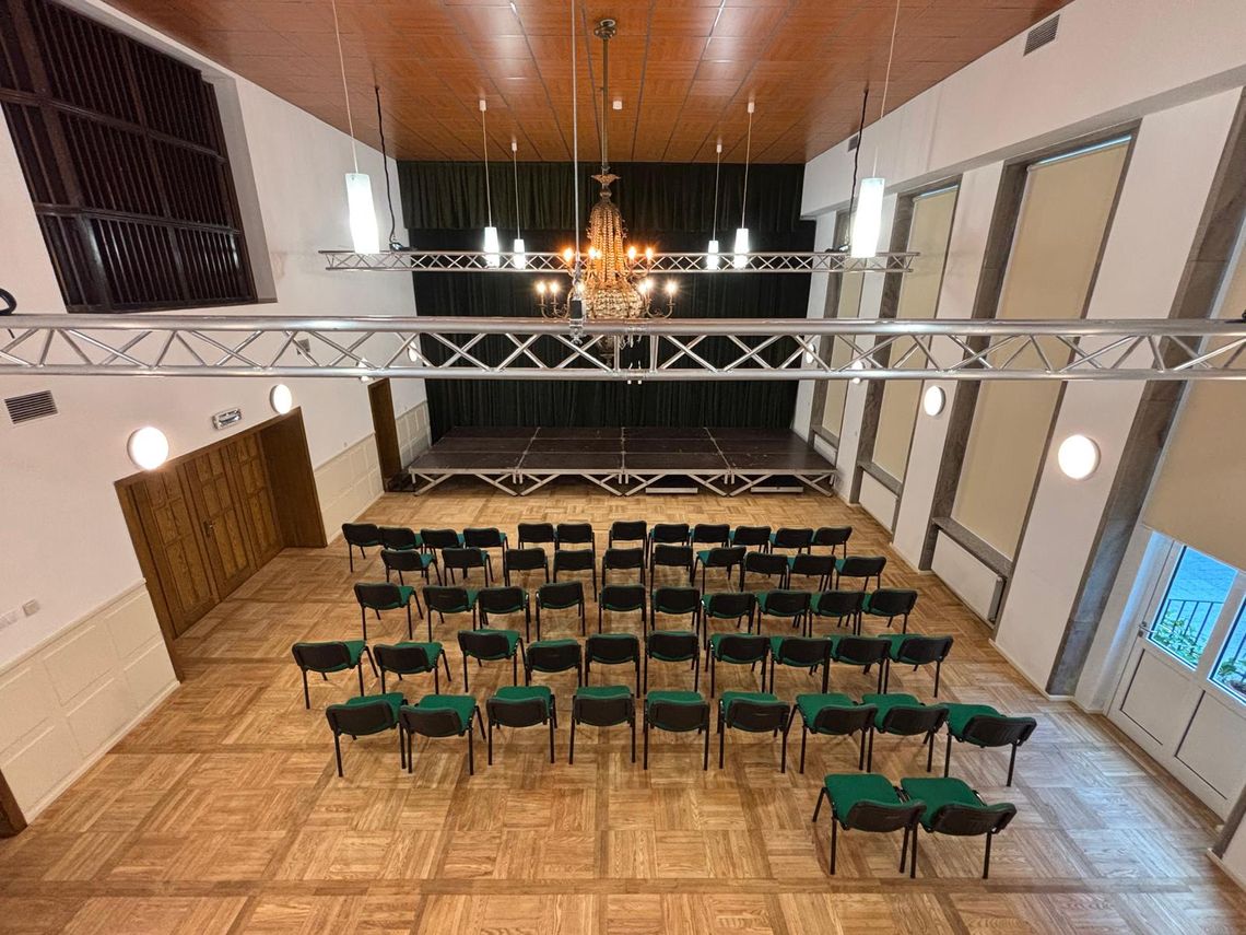 Sala żyrandolowa w Domu Kultury "Koźle" po remoncie