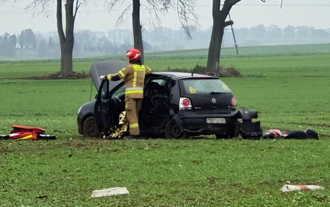 Samochodem jechały matka z córką. Sześcioletnia dziewczynka nie żyje