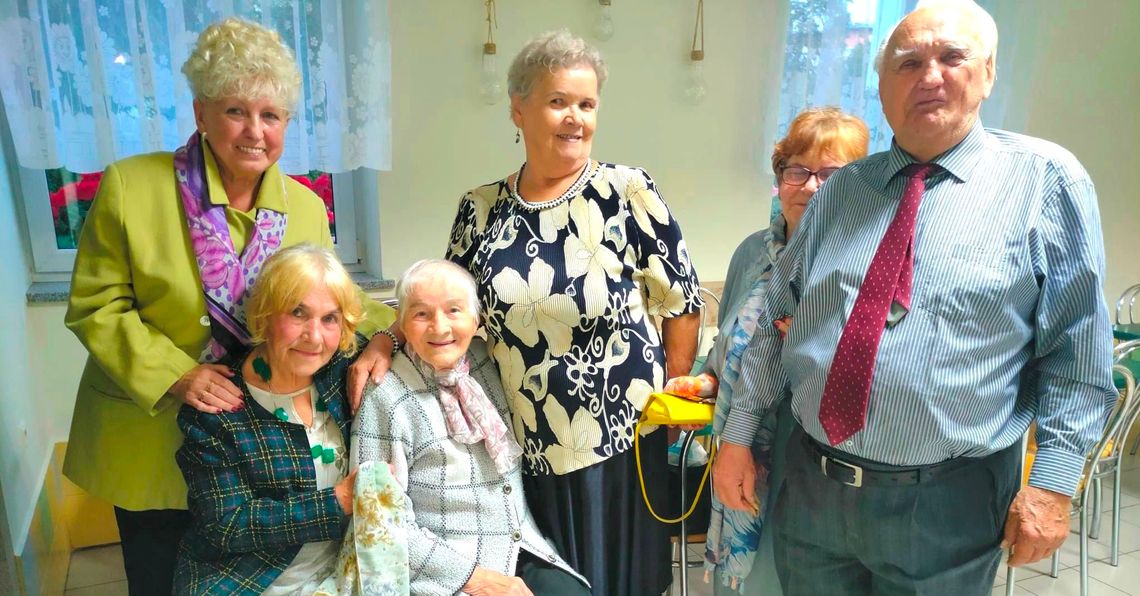 Seniorki z „Naszego Domu” pamiętały o Dniu Chłopaka! ZDJĘCIA