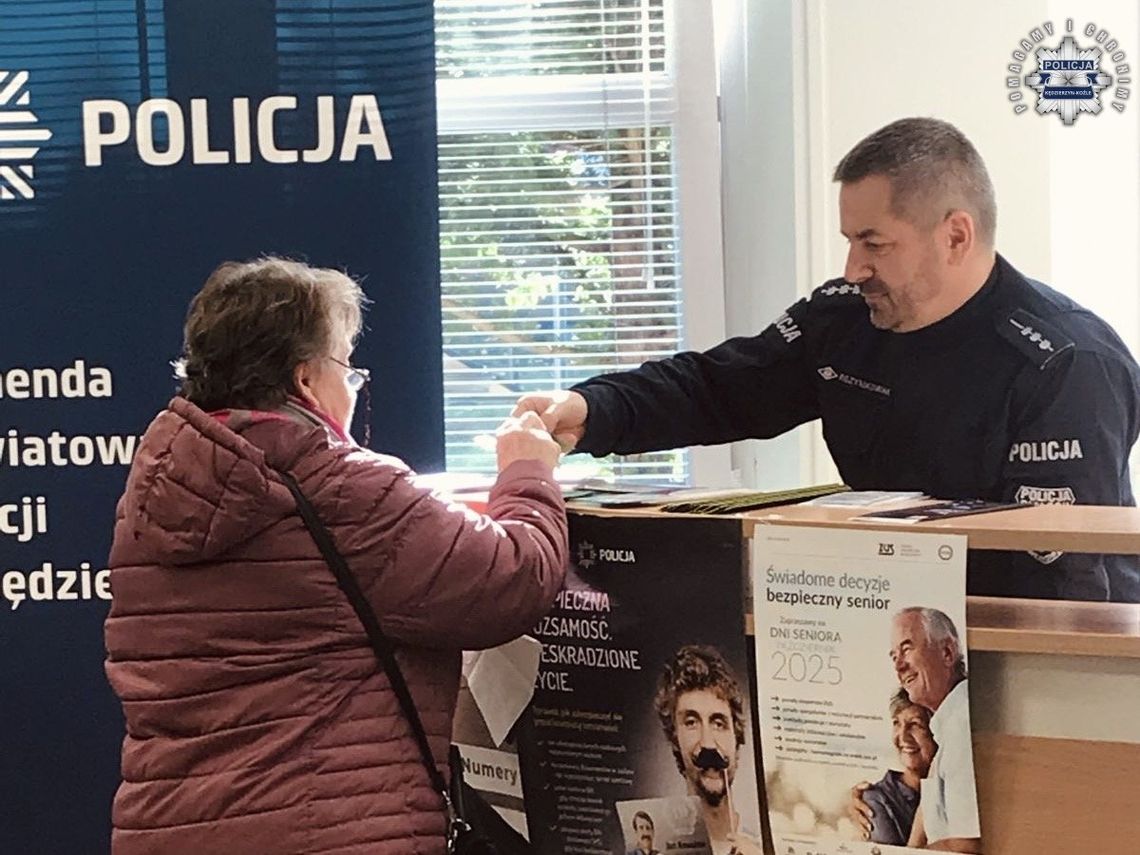 Seniorzy na celowniku oszustów – policja radzi, jak się bronić Seniorzy na celowniku oszustów – policja radzi, jak się bronić