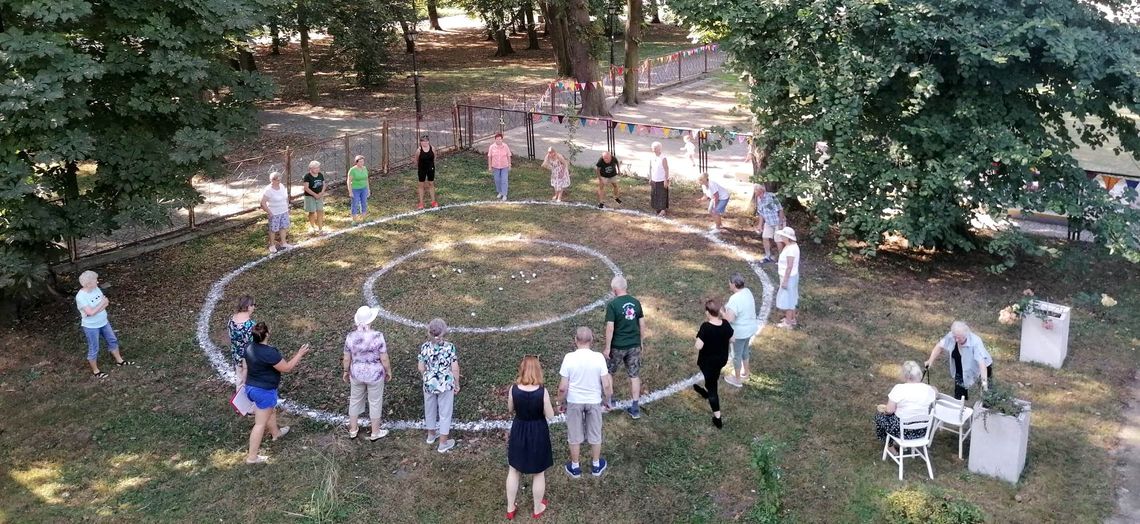 Seniorzy nie lecą sobie w kulki, tylko w nie grają. ZDJĘCIA