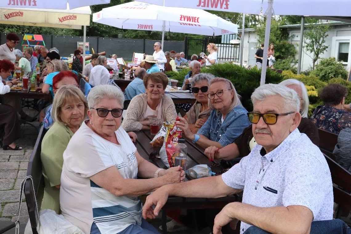 Seniorzy z Kędzierzyna-Koźla, Krapkowic i Zdzieszowic na imprezce w Hula Guli. ZDJĘCIA Seniorzy z Kędzierzyna-Koźla, Krapkowic i Zdzieszowic na imprezce w Hula Guli. ZDJĘCIA