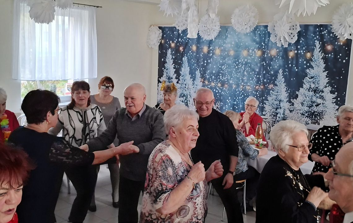 Seniorzy z „Naszego Domu” i "Magnolii" nie nudzili się nawet przez chwilę. ZDJĘCIA Seniorzy z „Naszego Domu” i "Magnolii" nie nudzili się nawet przez chwilę. ZDJĘCIA