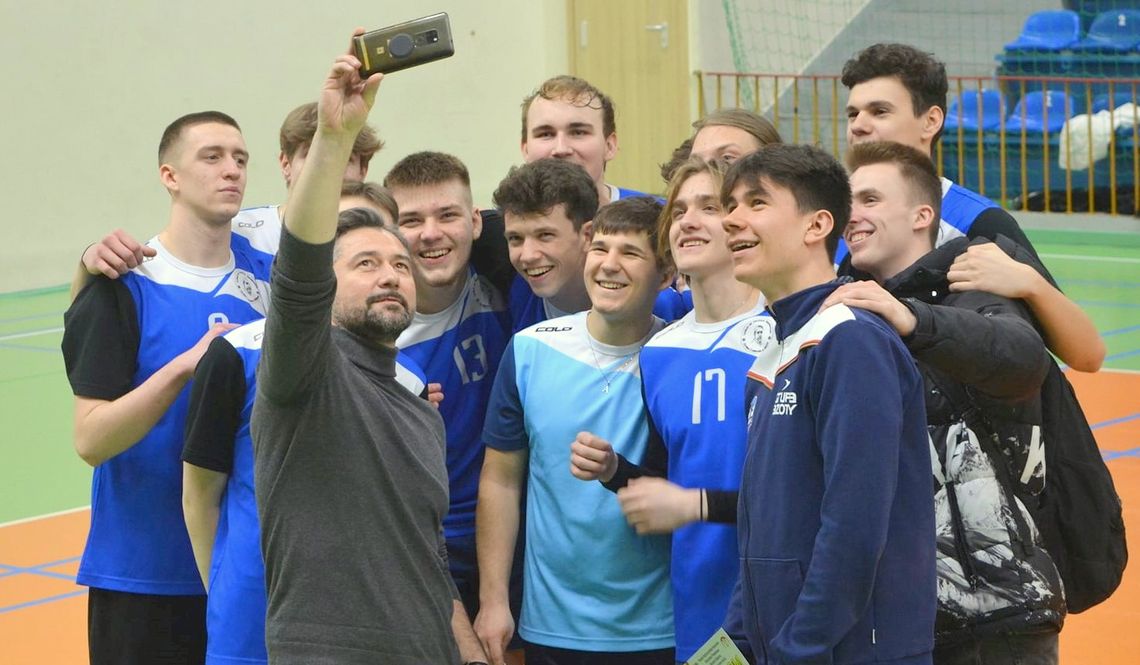 Siatkarze z I LO zagrają w finale mistrzostw województwa „Licealiada” 2021/2022