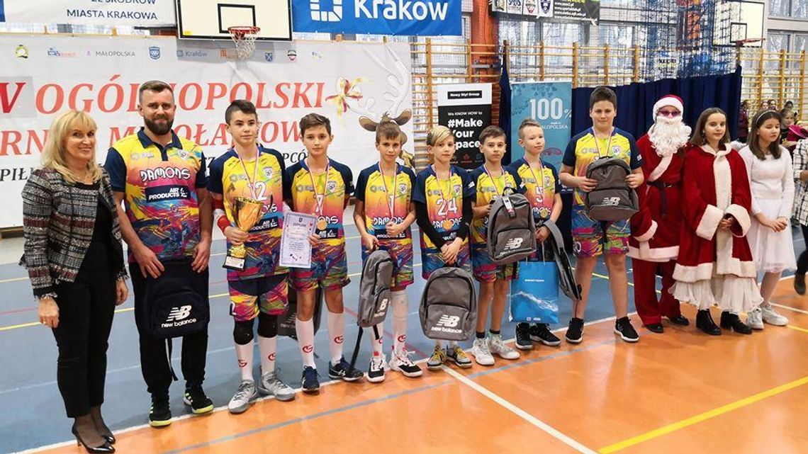 Siatkarze z Jedenastki wygrali ogólnopolski turniej w Krakowie