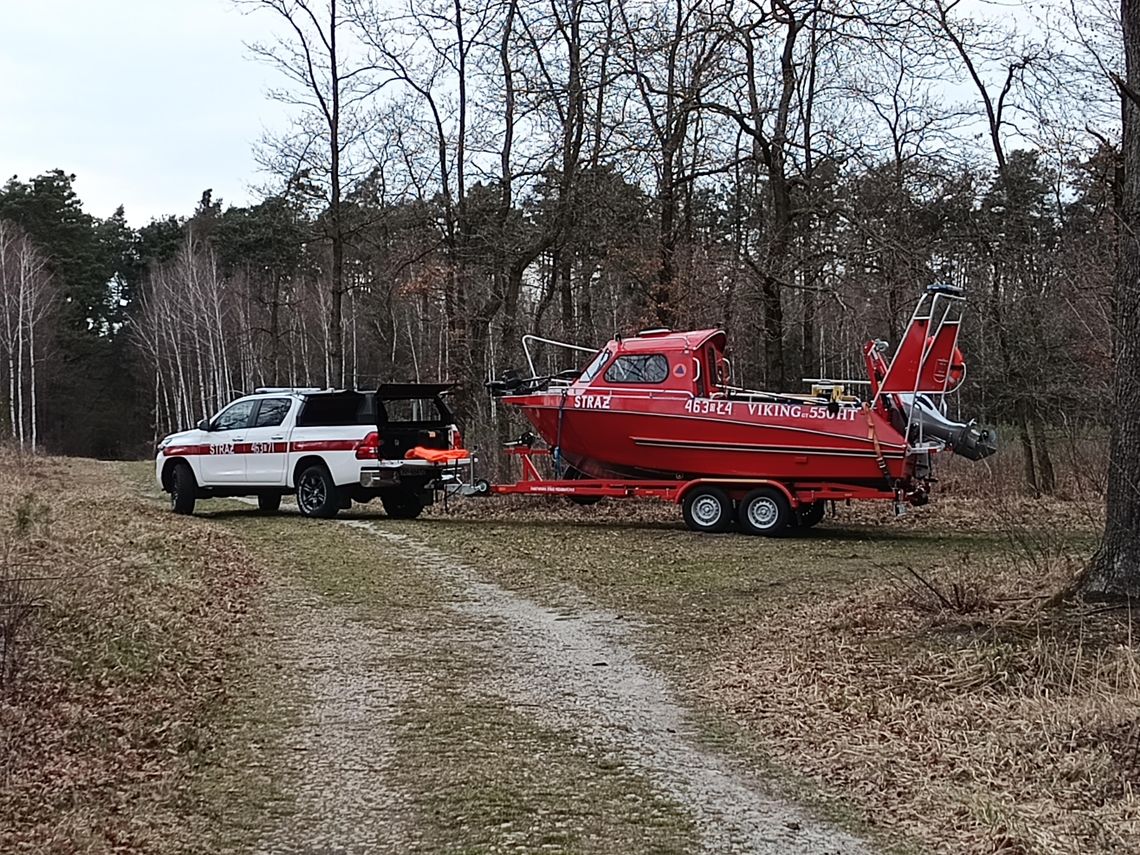 Służby zakończyły kolejny dzień poszukiwań. W akcji specjalistyczna grupa sonarowa z Paczkowa Służby zakończyły kolejny dzień poszukiwań. W akcji specjalistyczna grupa sonarowa z Paczkowa