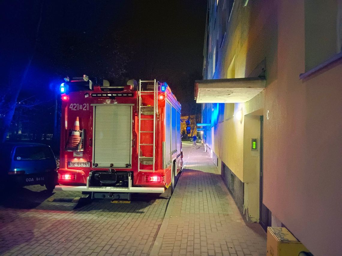 Służby ratunkowe interweniowały w bloku przy ul. 1 Maja