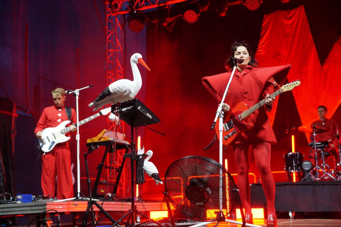 Sobotnia odsłona Dni Kędzierzyna-Koźla 2025. Mimo alertów i deszczu ludzie i tak przyszli. ZDJĘCIA