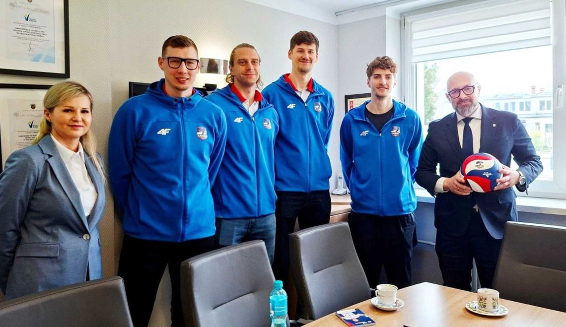 SP ZOZ w Kędzierzynie‑Koźlu i ZAKSA podsumowują 11 lat współpracy. ZDJĘCIA