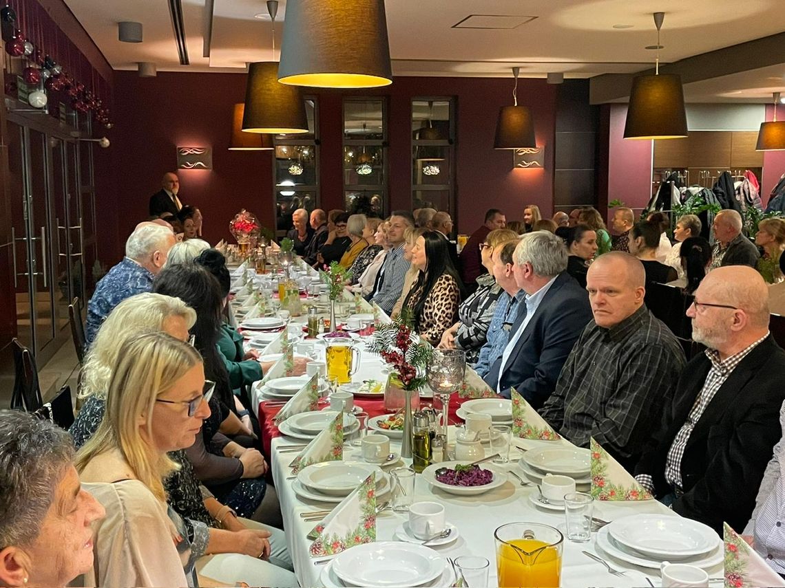 Spotkanie opłatkowe pracowników kędzierzyńskiego MOSiR-u Spotkanie opłatkowe pracowników kędzierzyńskiego MOSiR-u