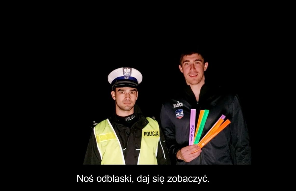 Hasło Zachęcające Do Noszenia Odblasków Srebrny medalista MŚ Łukasz Kaczmarek zachęca do noszenia odblasków. FILM