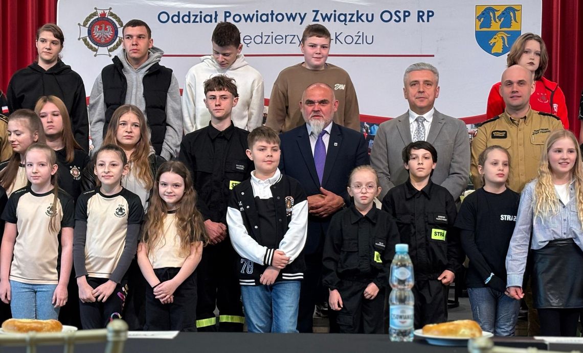 Strażacka rywalizacja bez ognia – liczyła się wiedza i refleks Strażacka rywalizacja bez ognia – liczyła się wiedza i refleks