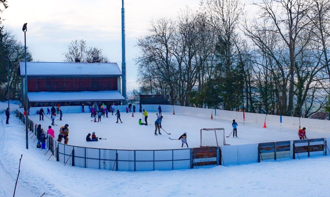 Strażacy pomogą przygotować bezpieczną ślizgawkę dla dzieci