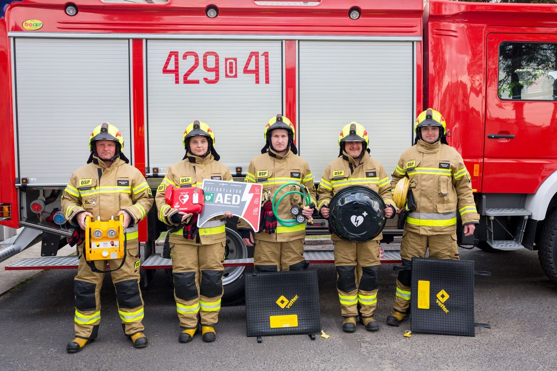 Strażacy z Cisowej otrzymali nowy sprzęt z Budżetu Obywatelskiego