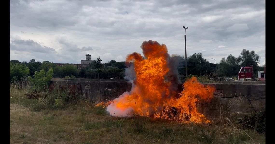 Strażacy z ratownictwa chemicznego na tygodniowym szkoleniu Strażacy z ratownictwa chemicznego na tygodniowym szkoleniu