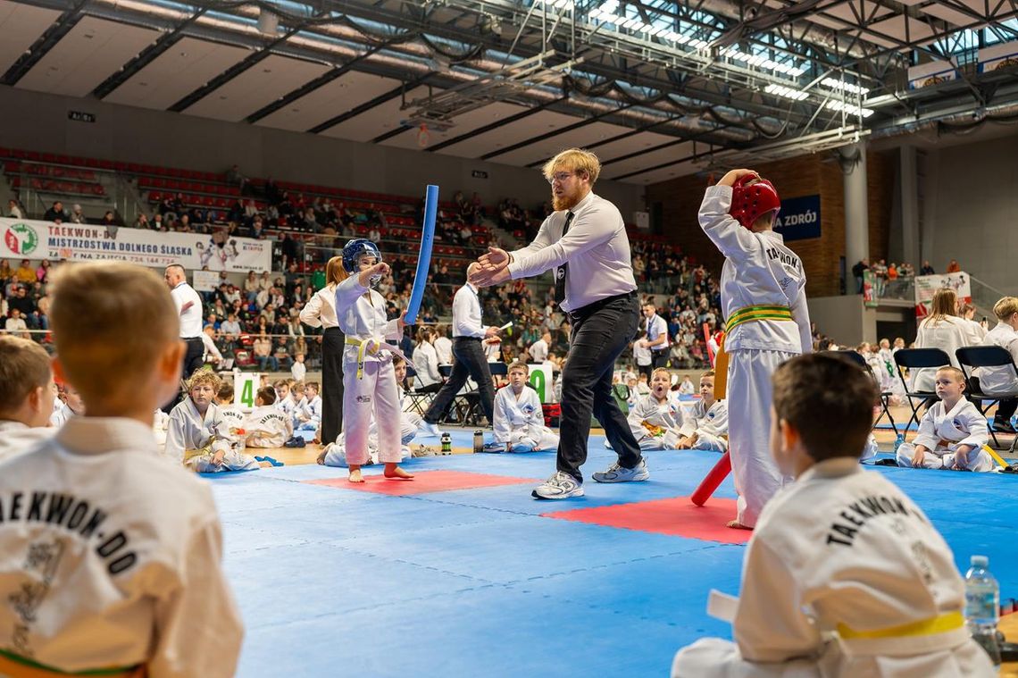 Sukcesy młodych zawodników w Mistrzostwach Dolnego Śląska w teakwondo Sukcesy młodych zawodników w Mistrzostwach Dolnego Śląska w teakwondo