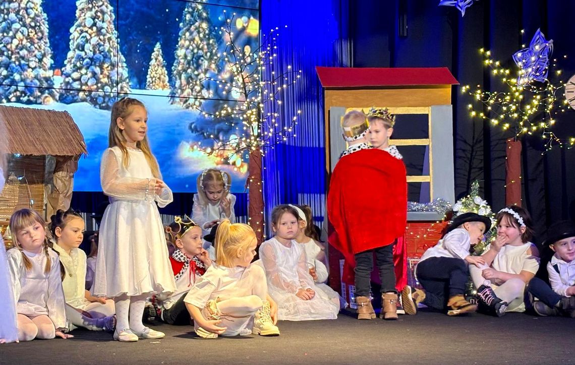 Świąteczna atmosfera połączyła mieszkańców osiedla Azoty. ZDJĘCIA Świąteczna atmosfera połączyła mieszkańców osiedla Azoty. ZDJĘCIA