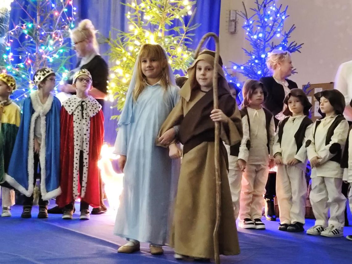 Świąteczna magia w wykonaniu przedszkolaków z Dziesiątki. ZDJĘCIA