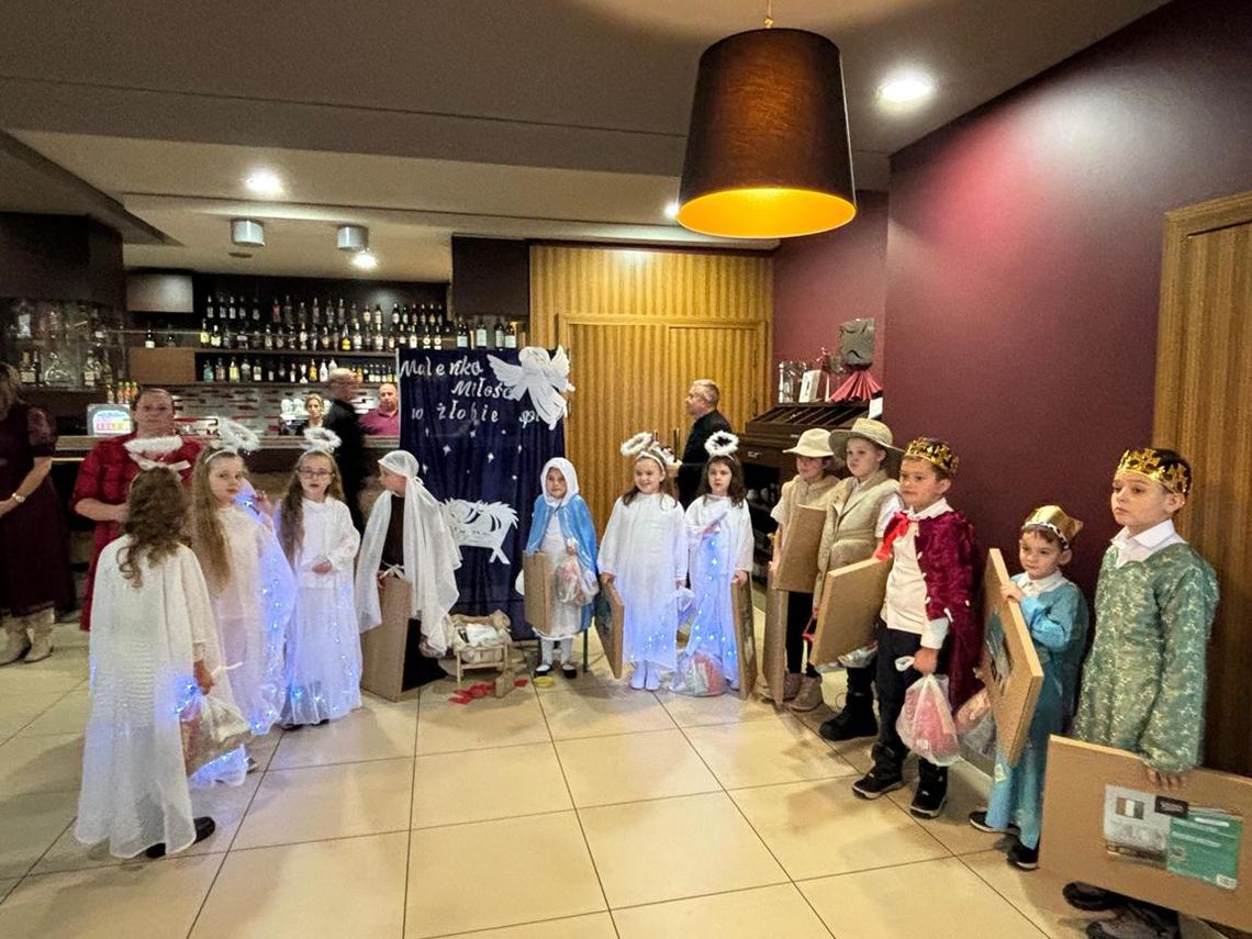 Świąteczne spotkanie opłatkowe w gronie pracowników oświaty Świąteczne spotkanie opłatkowe w gronie pracowników oświaty