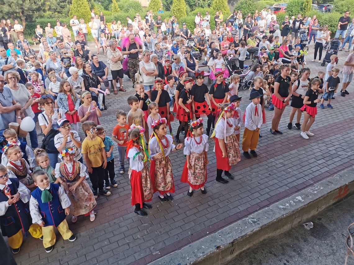 Świetna zabawa w amfiteatrze na osiedlu Piastów. ZDJĘCIA