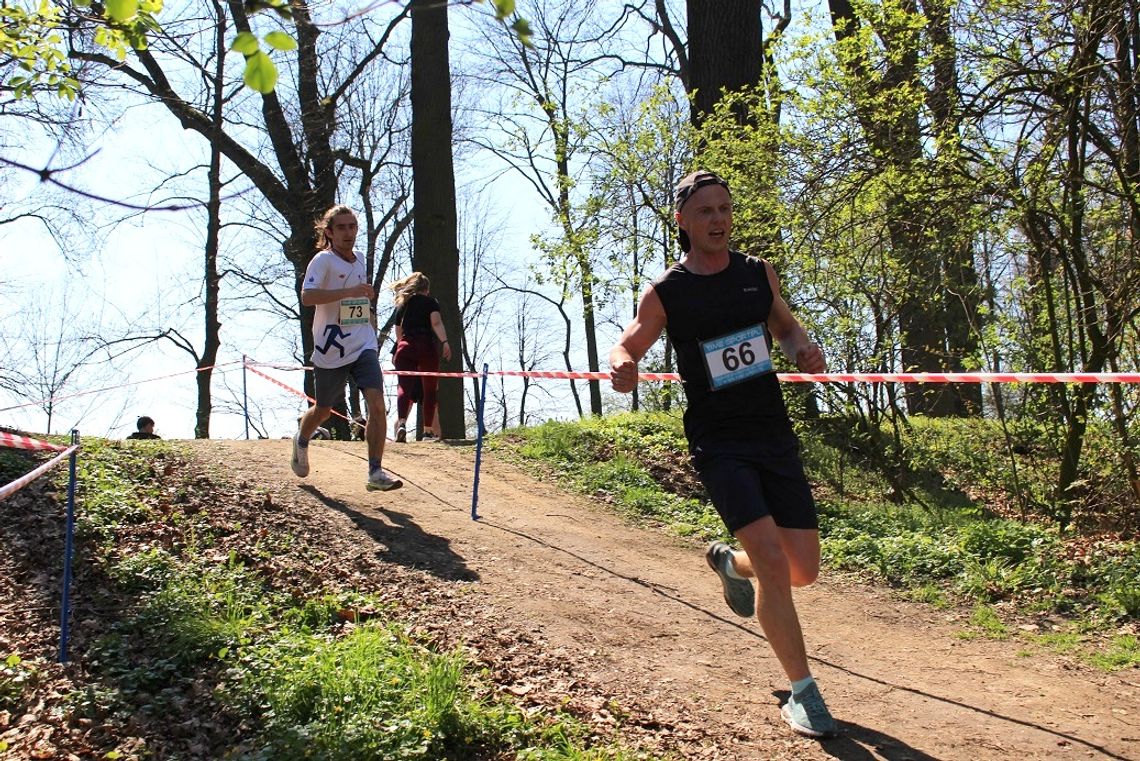 Świętuj 50-lecie PSP nr 11. Weź udział w jubileuszowej imprezie i dołącz do biegu „Razem w biegu”