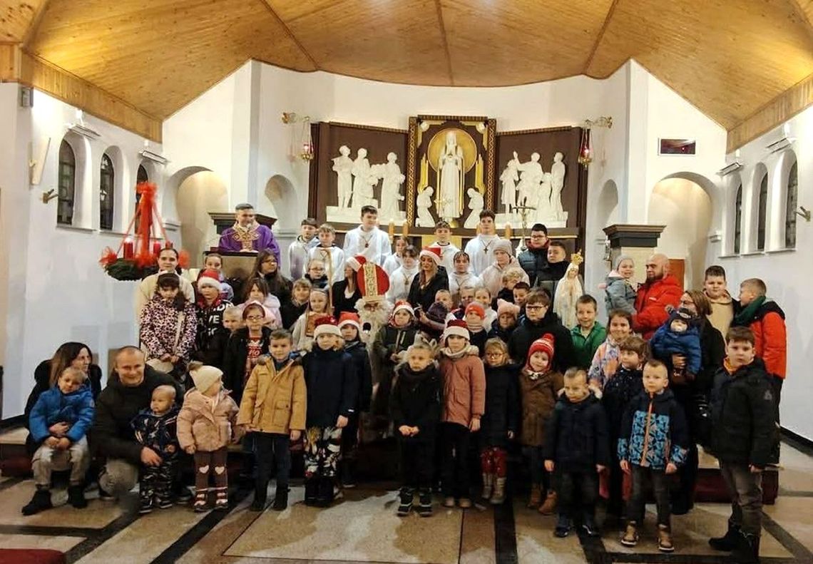 Święty Mikołaj w Starej Kuźni. Dzieci miały moc atrakcji. ZDJĘCIA Święty Mikołaj w Starej Kuźni. Dzieci miały moc atrakcji. ZDJĘCIA