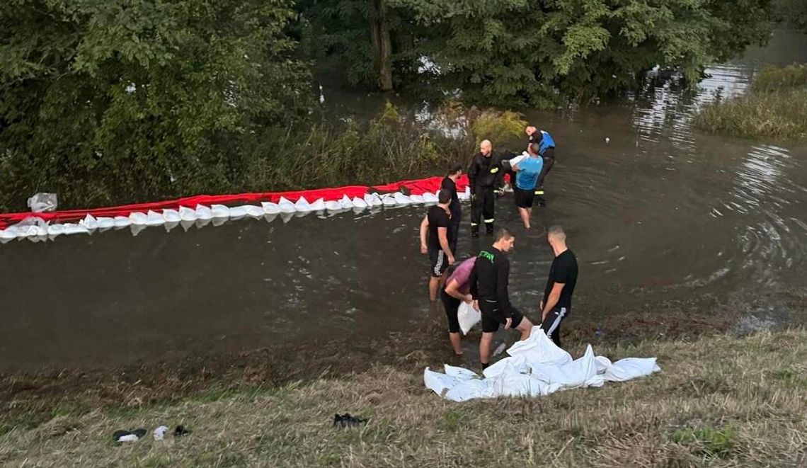 Sytuacja powodziowa w gminach Bierawa, Cisek i Reńska Wieś. WIDEO