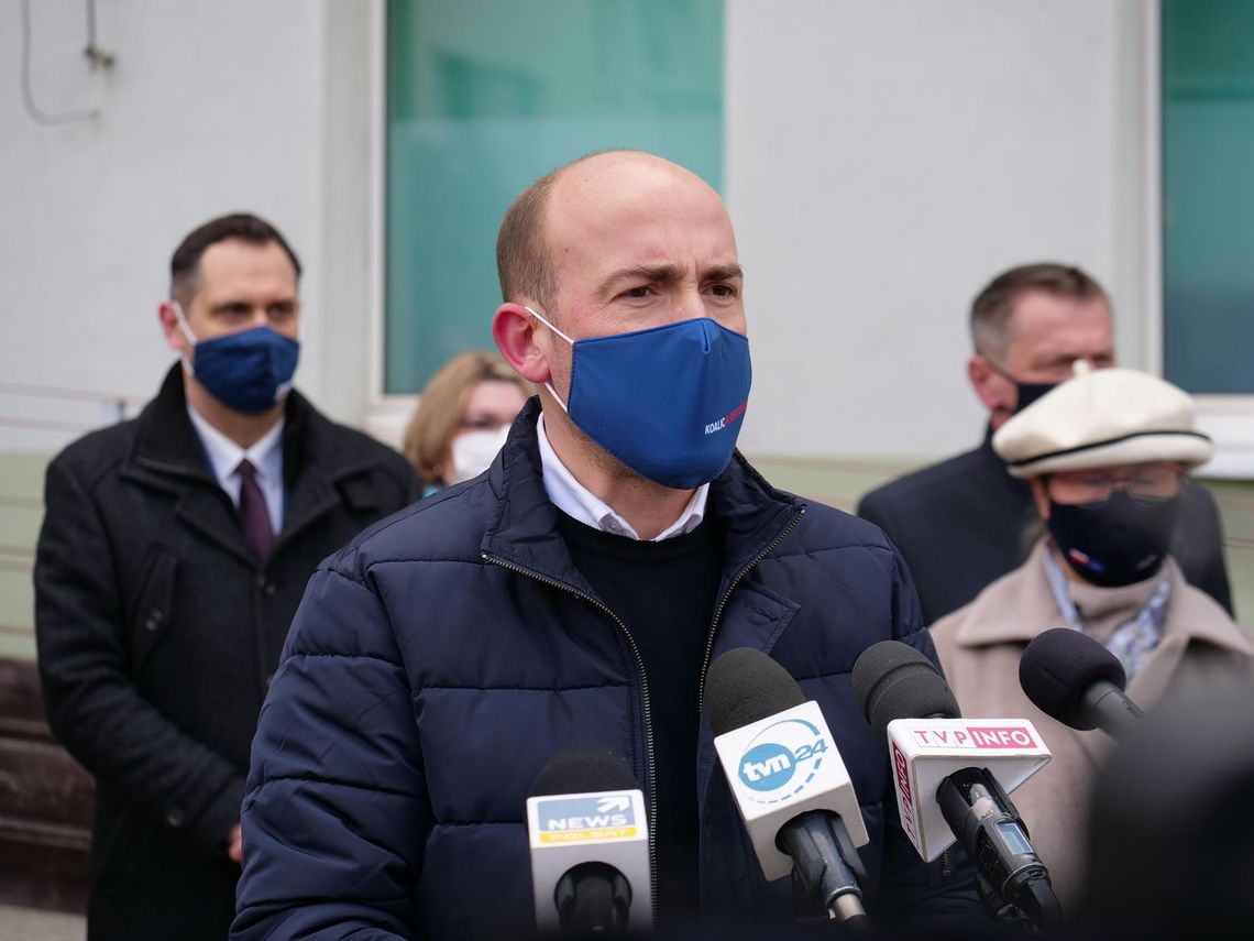 Szef Platformy Obywatelskiej Borys Budka odwiedził Kędzierzyn-Koźle. Krytykował rządową walkę z koronawirusem