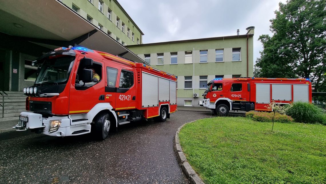 Sześć osób utknęło w szpitalnej windzie. Interweniowali strażacy