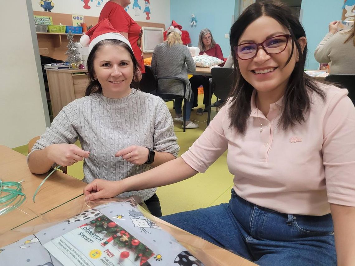 Szyli poduszki dla chorych dzieci. Akcja charytatywna w Kłodnicy. ZDJĘCIA Szyli poduszki dla chorych dzieci. Akcja charytatywna w Kłodnicy. ZDJĘCIA