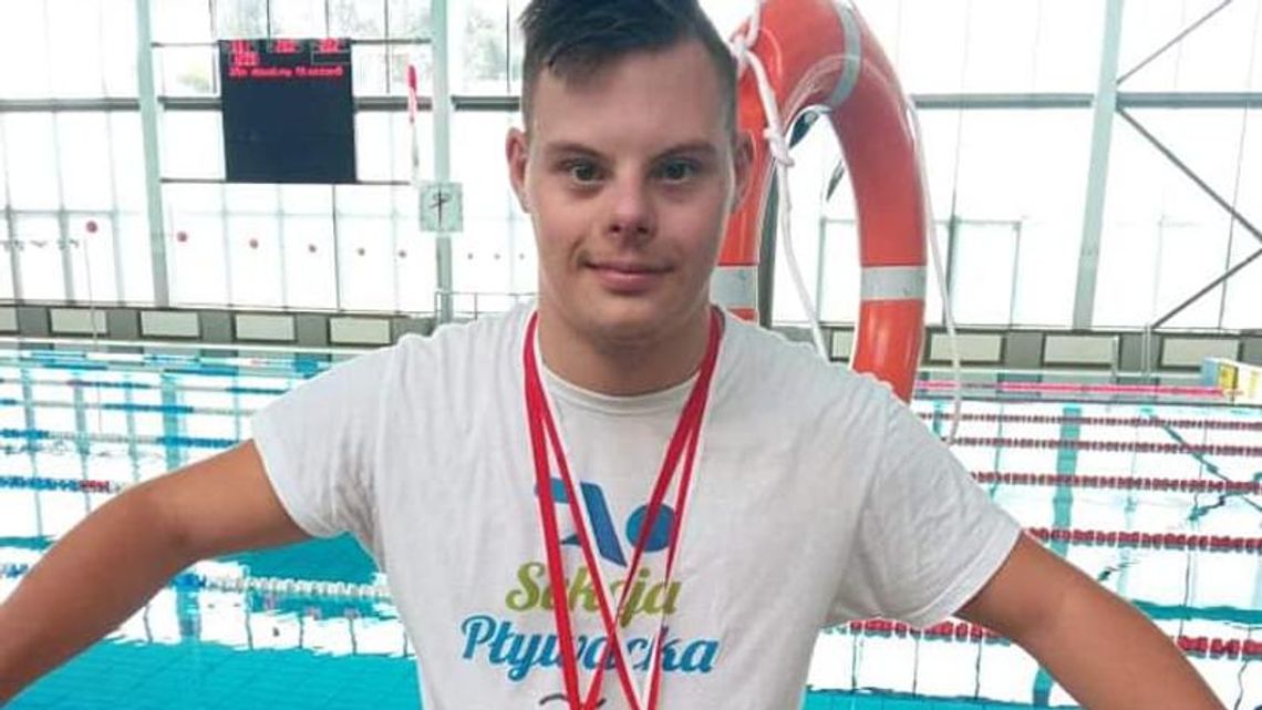 Szymon Gromada mistrzem Polski w pływaniu osób z zespołem Downa