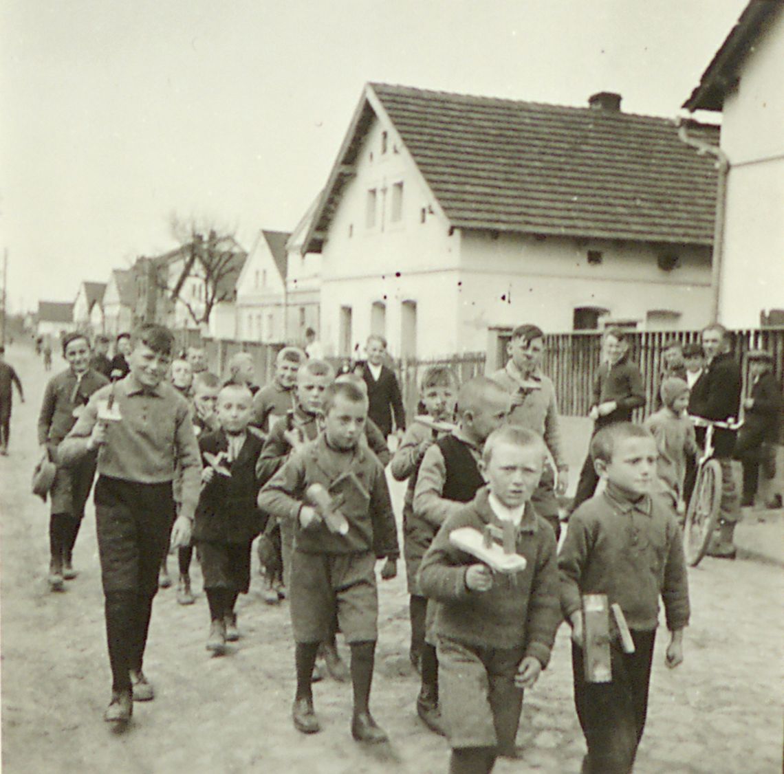 Tak prawie 100 lat temu wyglądało chodzenie z kołatkami i wypędzanie Judasza