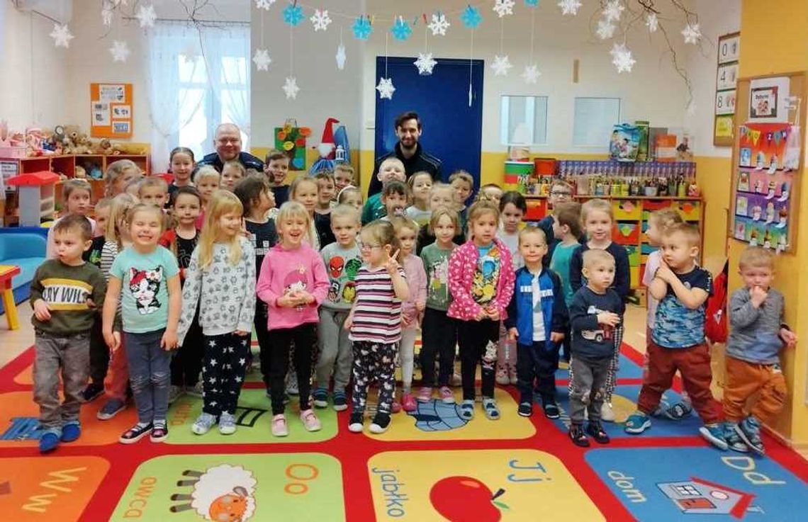 Te dzieci już wiedzą, jak bezpiecznie spędzić ferie zimowe