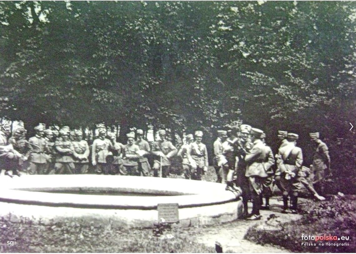 Te zdjęcia liczą już sobie przeszło 105 lat. Sprawdź, jakie wydarzenie upamiętniają