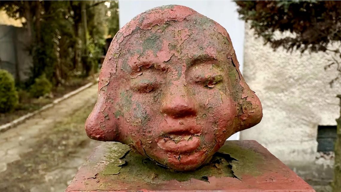 Ten dom wyróżnia się wśród innych. Kto dziś zwraca uwagę na takie detale? FILM Ten dom wyróżnia się wśród innych. Kto dziś zwraca uwagę na takie detale? FILM