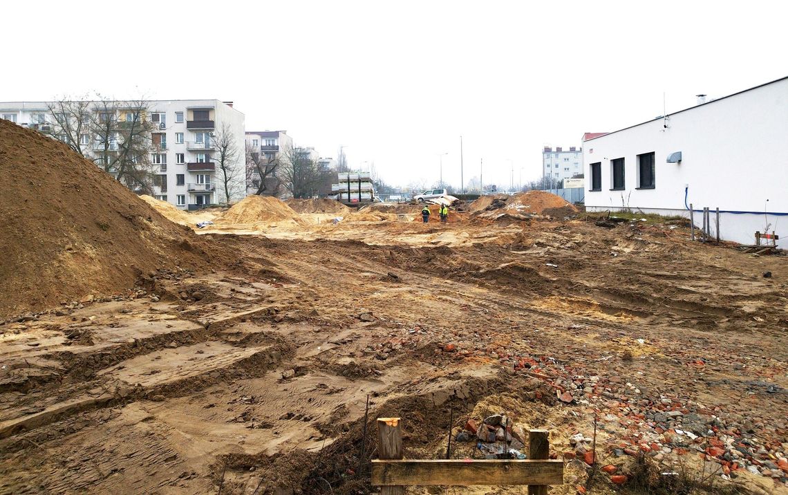 Teren po dawnej „Kaskadzie” zamienia się w wielki plac budowy Teren po dawnej „Kaskadzie” zamienia się w wielki plac budowy