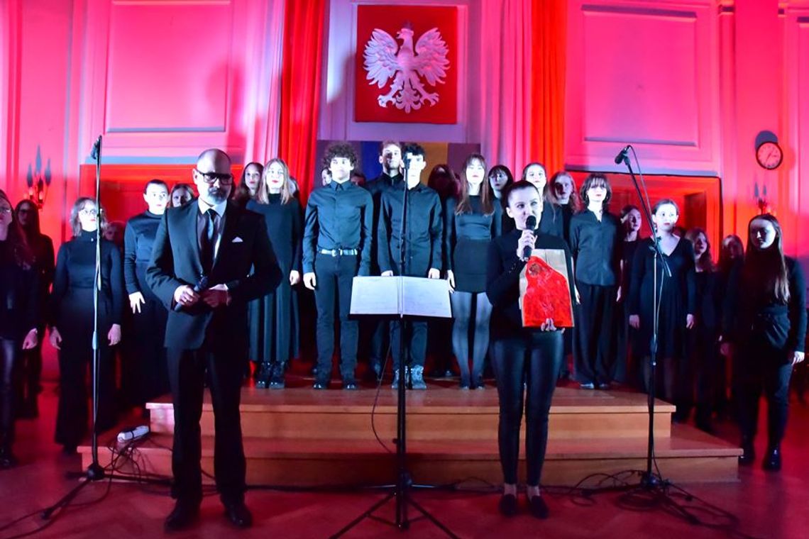 To był wieczór pełen wzruszeń. Świetny koncert chóru I LO To był wieczór pełen wzruszeń. Świetny koncert chóru I LO