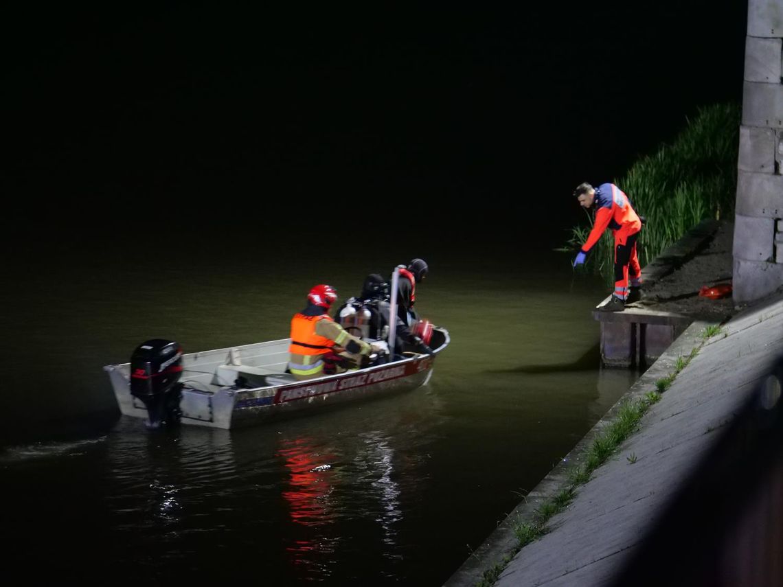 Tragiczny finał nocnej akcji służb ratunkowych na Odrze Tragiczny finał nocnej akcji służb ratunkowych na Odrze